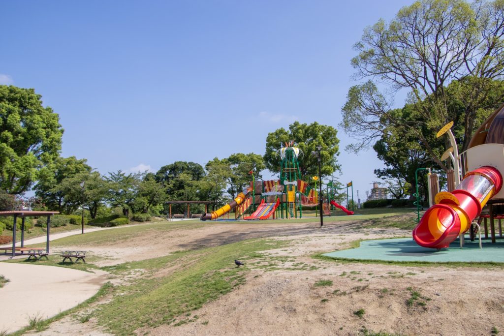 公園に隣接した心地よい雰囲気